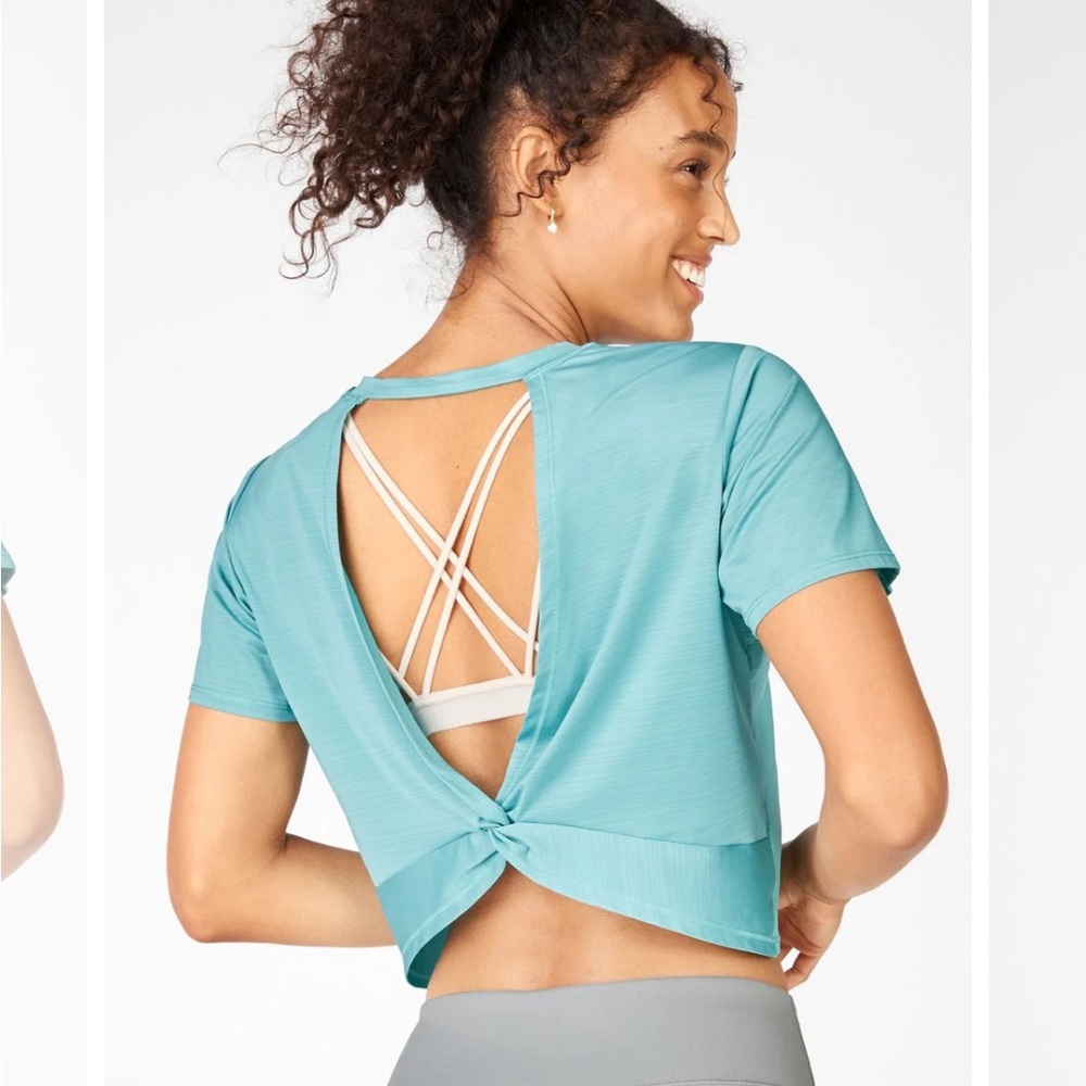 Nwt Fabletics Eco-Conscious Twist Back S/S Tee Xx… - image 2